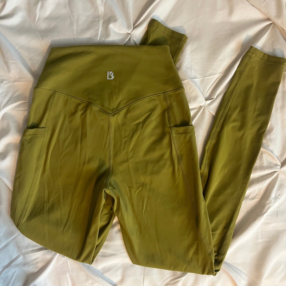 💚 Buff Bunny Rosa Leggings